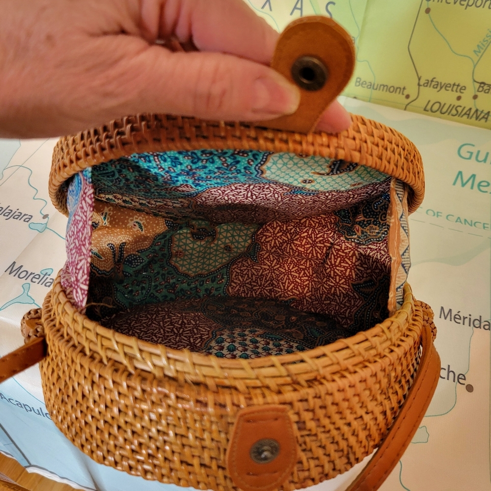 Vintage Round Woven Bag Purse Crossbody - Picture 9 of 10
